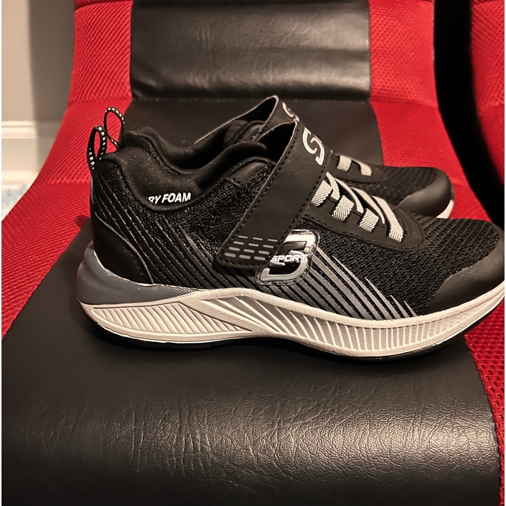 Brand new Skechers
